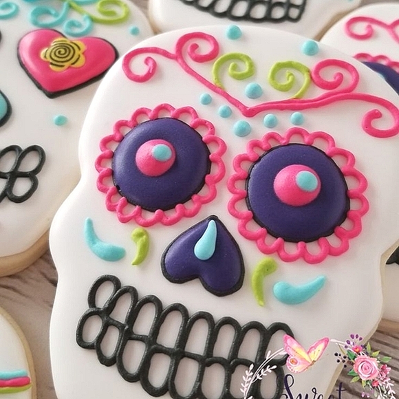 Gaint Skull Cookie Cutter 8' inches - Picture 9 of 14